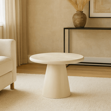 Jídelní stůl Savannah z mikrocementu kulatý o průmeru 60 cm, béžový