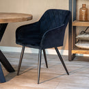 Jídelní židle Nancy černá s černou základnou Mahom