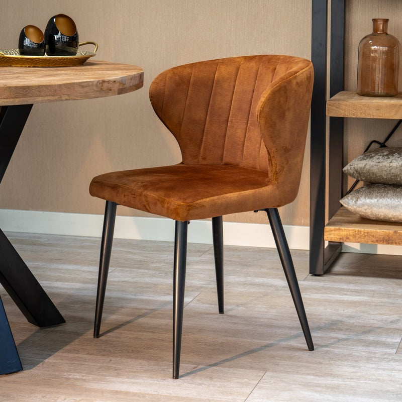 Jídelní židle Lyon Cognac s černou základnou Mahom