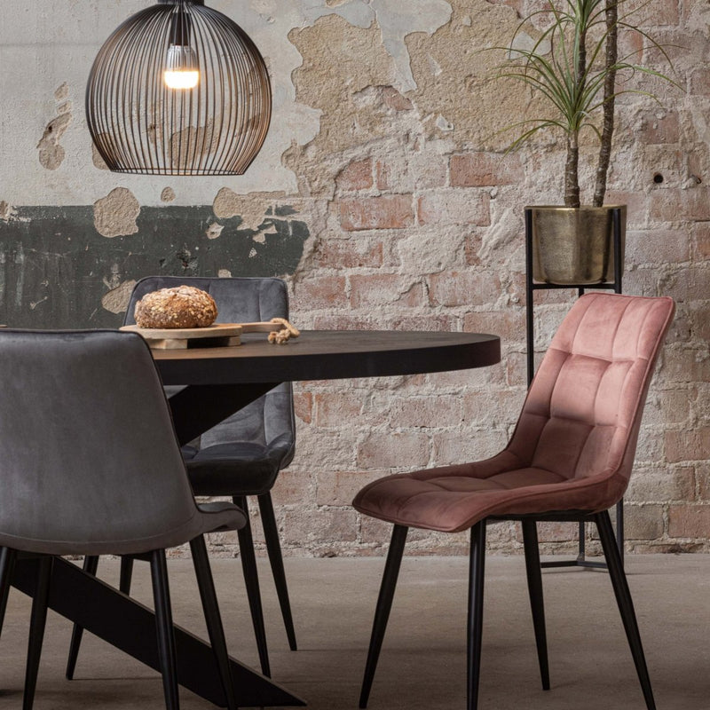 Jídelní stůl z mangového dřeva Tulsa Black 180×100 cm oválný Mahom